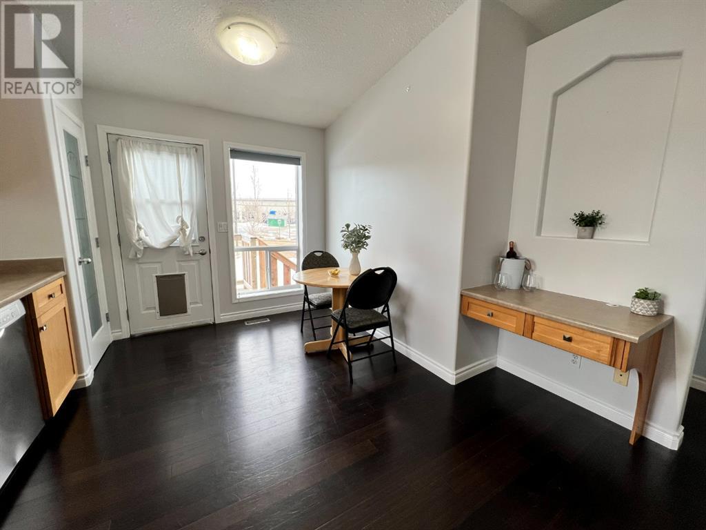 Grande Prairie Mission Heights family home — dining nook