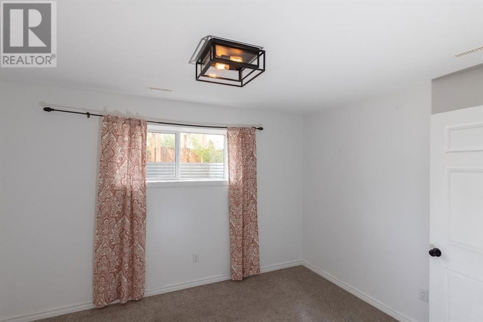 Garry Station family home — powder room