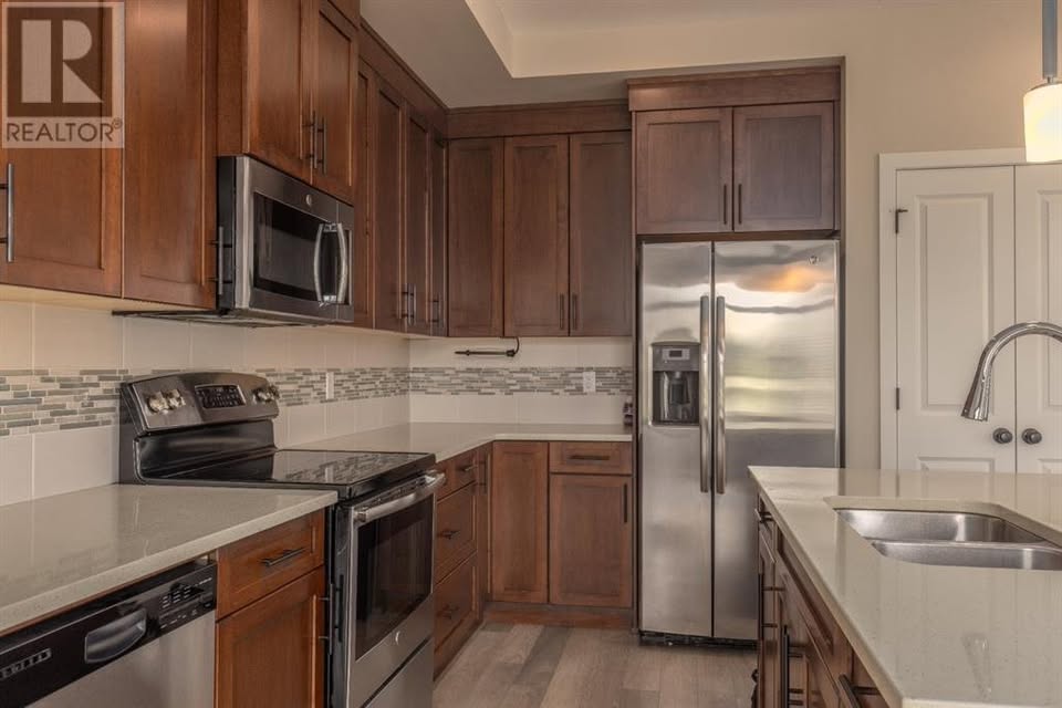 Garry Station family home — kitchen with island