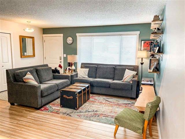 Prince George West Bowl family home — kitchen